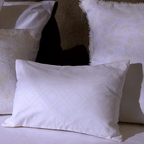 EEMB White Diamond Cushion Cover 30 by 45 cm