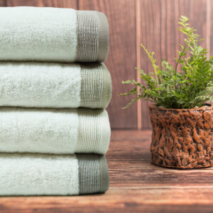 Pile Yarn Fancy Hem Bath Towel - 12/s Zero Twist - 550 GSM