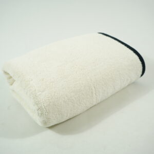 Pile to Pile with contrasting Hem Bath Towel - 12s Zero Twist - 600 GSM