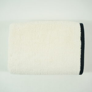 Pile to Pile with contrasting Hem Bath Towel - 12s Zero Twist - 600 GSM