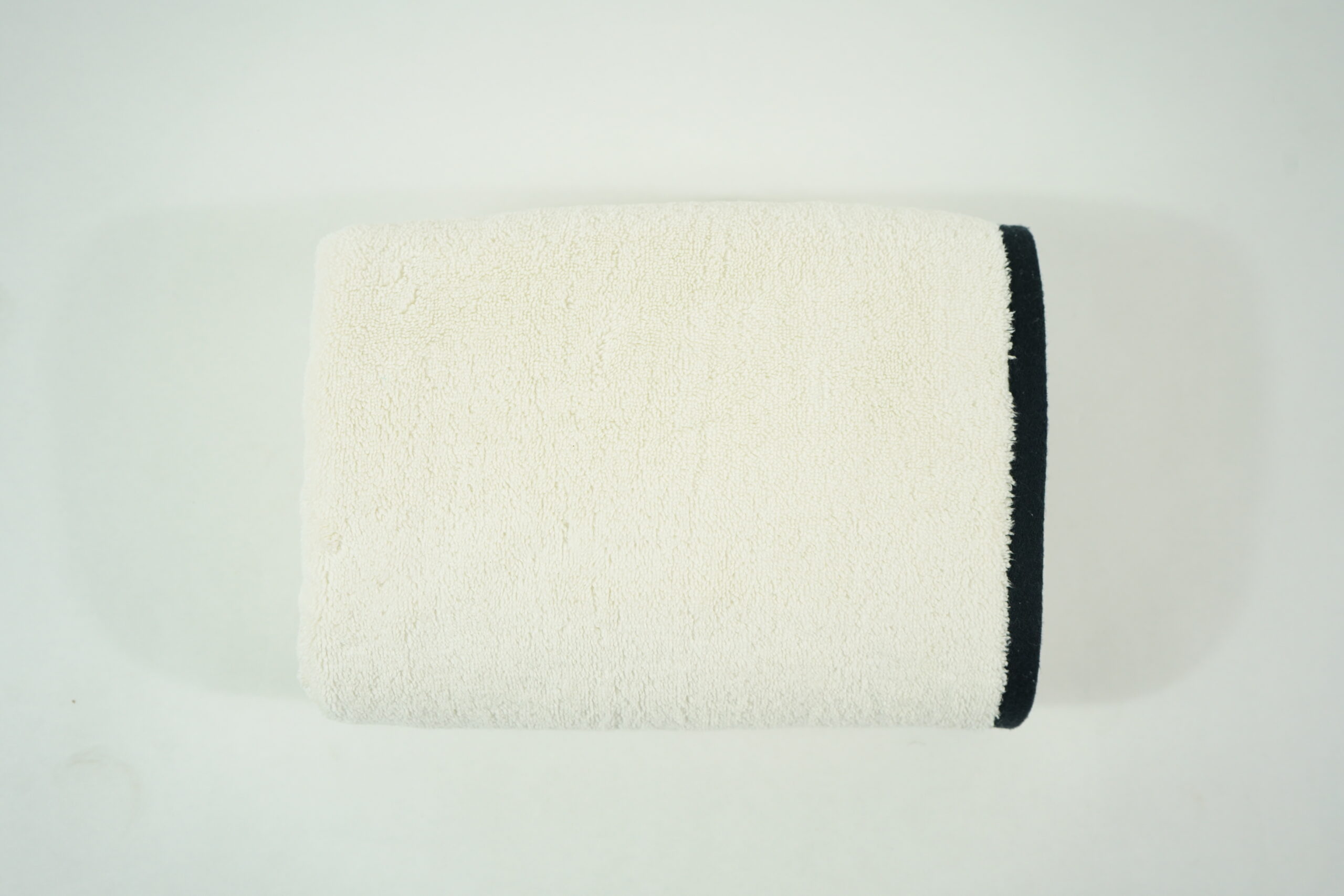 Pile to Pile with contrasting Hem Bath Towel - 12s Zero Twist - 600 GSM - Image 3
